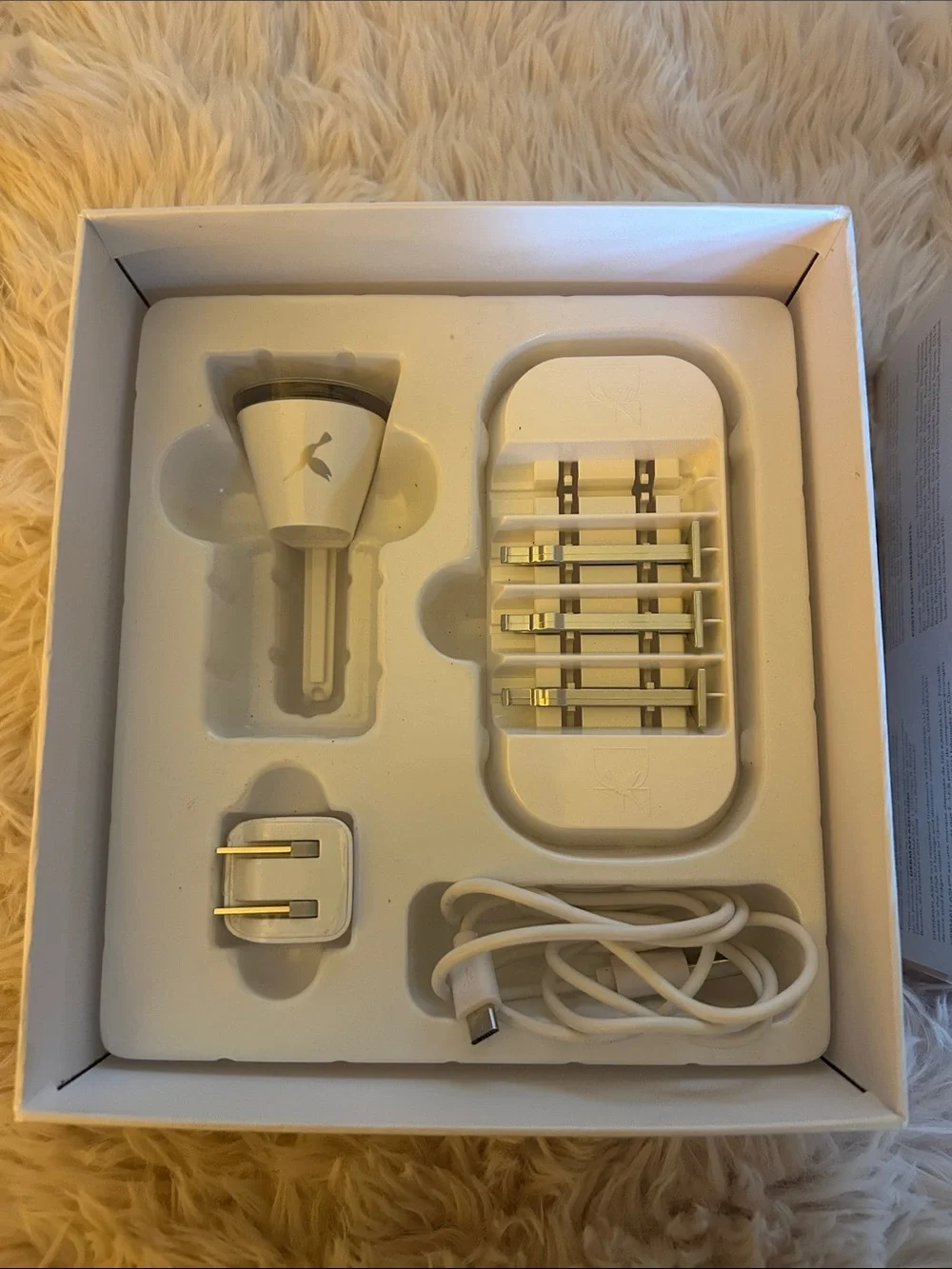 DERMAFLASH Luxe Facial Exfoliation & Peach Fuzz Remover - Pink